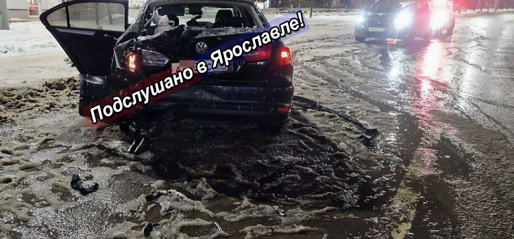 В Ярославле устанавливают личность водителя, протаранившего автомобили на улице Свободы