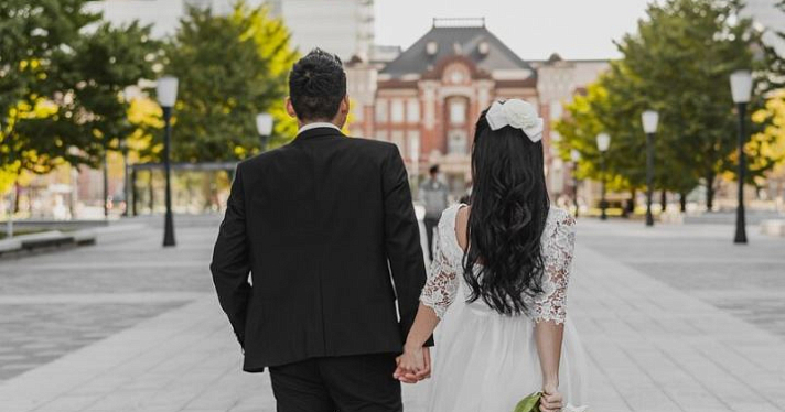 Уличные бракосочетания, дорожки в виде сердца: город в Ярославской области станет главной свадебной площадкой региона