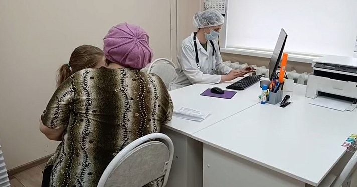 Будущие медики помогают сельским жителям: студенты ярославского колледжа участвуют в акции «Добро в село»