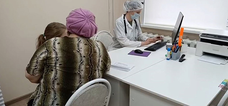 Будущие медики помогают сельским жителям: студенты ярославского колледжа участвуют в акции «Добро в село»