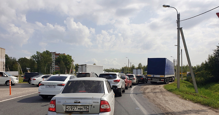Смертельная авария с участием бензовоза остановила движение на трассе Ярославль – Кострома_219322