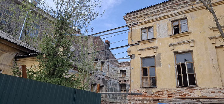 В горевшем памятнике в центре Ярославля завершили противоаварийные работы_296096