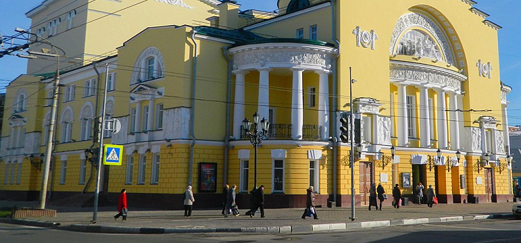 Владимир Путин поддержал предложение присвоить Волковскому театру особый статус