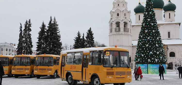 Дети под Ярославлем ездят в школу на неисправном автобусе