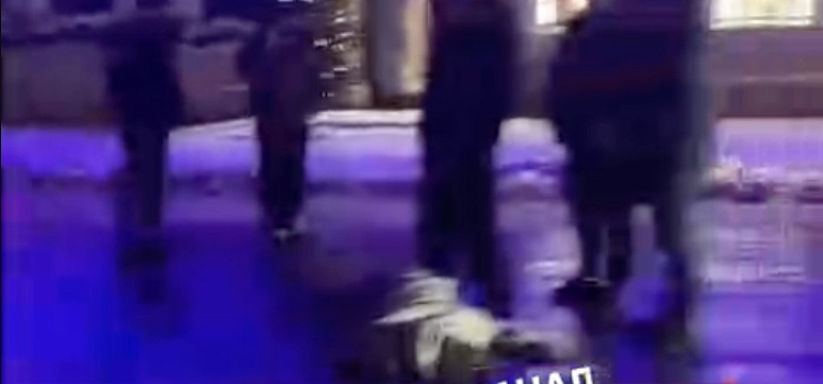 В центре Ярославля автомобиль сбил девушку