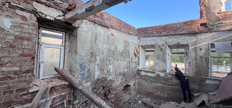 В Переславле активисты заявили о незаконном разборе крыши старинного особняка_298819