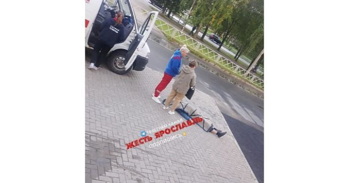 В Дзержинском районе Ярославля около супермаркета умер мужчина