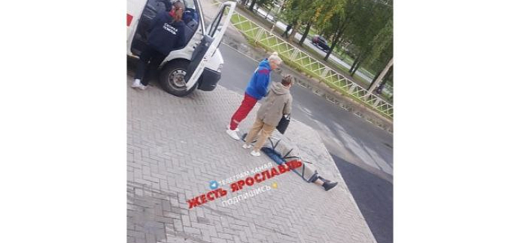 В Дзержинском районе Ярославля около супермаркета умер мужчина