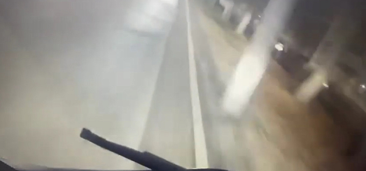 В Ярославле автобус врезался в столб