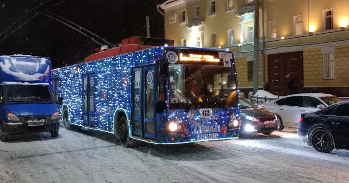 Следующей зимой в Ярославле новогодние трамваи и троллейбусы будут работать на каждом маршруте