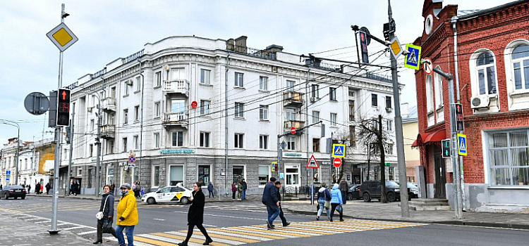 На улице Первомайской в Ярославле оборудуют проекционные пешеходные переходы