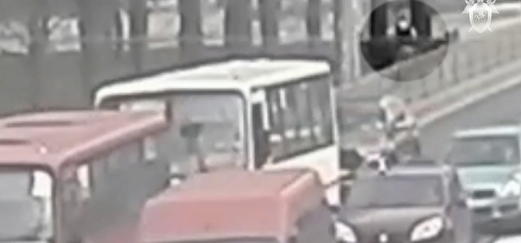 Получил травму ноги: ярославские следователи ищут девушку, которая на электросамокате сбила ребенка и уехала