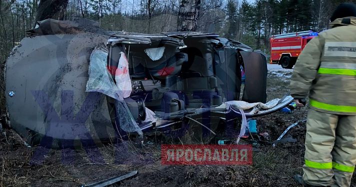 В Ярославле иномарка вылетела в кювет