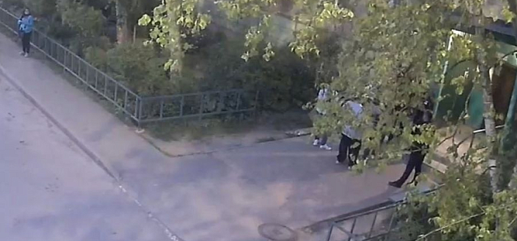 В Ярославской области женщина выпала из окна шестого этажа