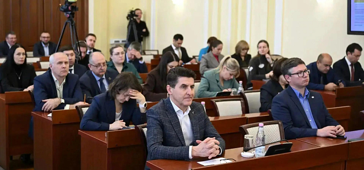 В Ярославской области рассмотрели бюджет на ближайшие годы: на что потратят деньги