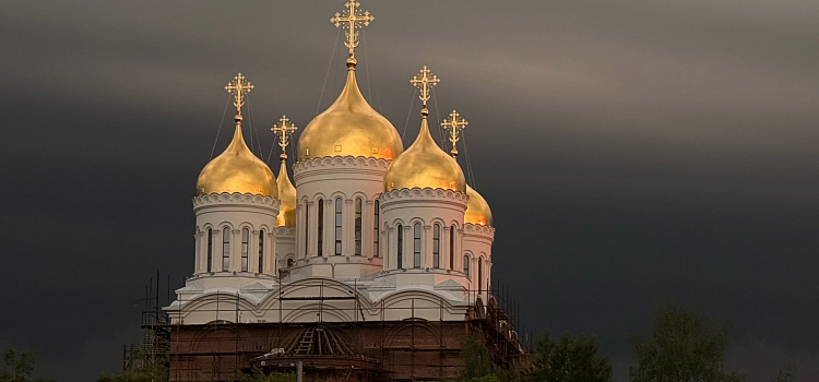 Страшно, но очень красиво: ТОП фотографий вечерней грозы над Ярославлем_299651