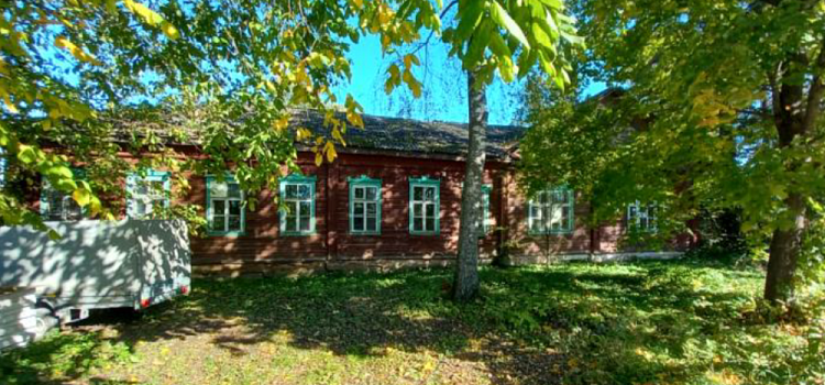 В Ярославской области за бесценок продают бывшую сельскую библиотеку