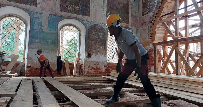 Православные африканцы помогли восстановить храмы в Ярославской области_250820