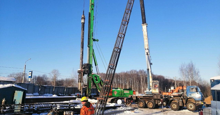В Ярославле начали монтировать вторую опору третьего моста через Волгу