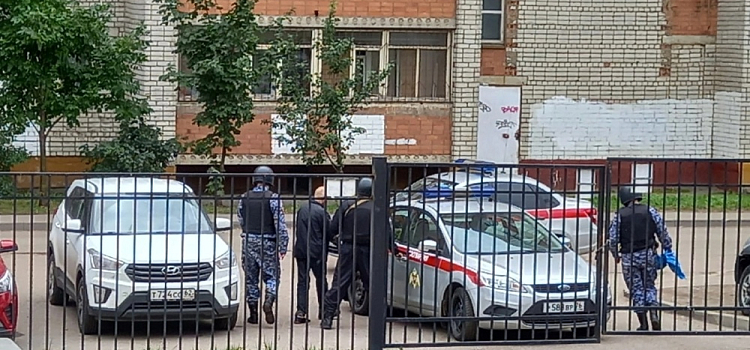 В Ярославле задержали мужчину, который проник в школу: комментарии полиции и департамента образования