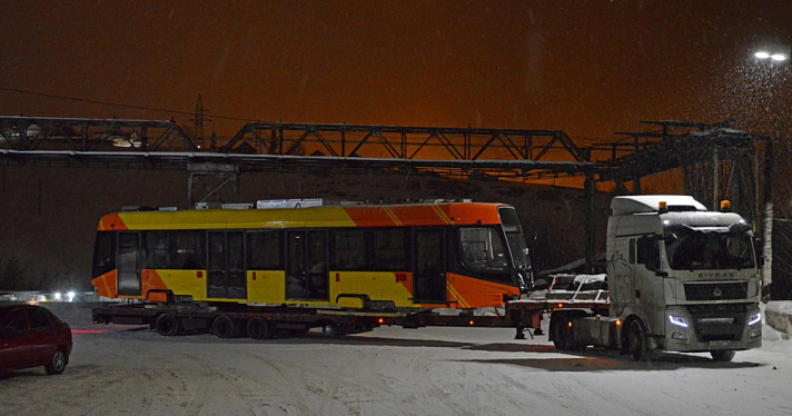 В Ярославль с челябинского завода отправили новый трамвайный вагон