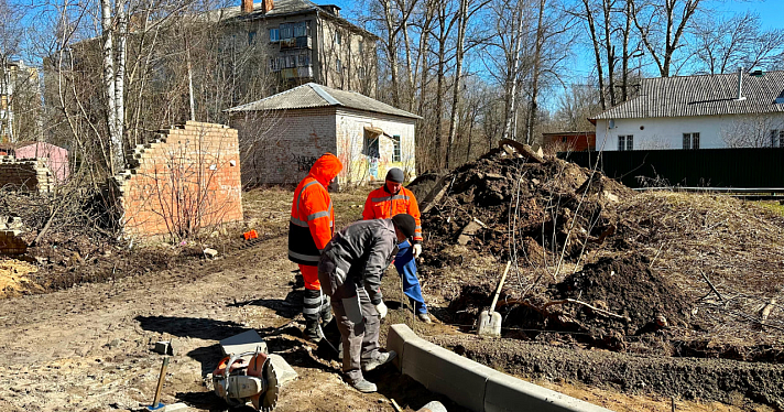 Некоторые объекты должны закончить раньше: власти и подрядчик показали, как проходит ремонт дорог в Ярославле_237583