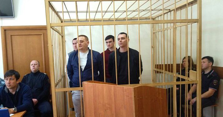 Наживались на пенсионерах: в Ярославле приговор суда услышали лжеоконщики