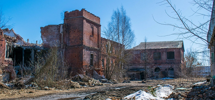 Собственника разрушающегося здания бывшего фарфорового завода в Песочном проверят по факту причинения вреда объекту культурного наследия_156407