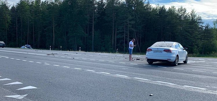 В Ярославской области пьяный полицейский устроил ДТП_216810