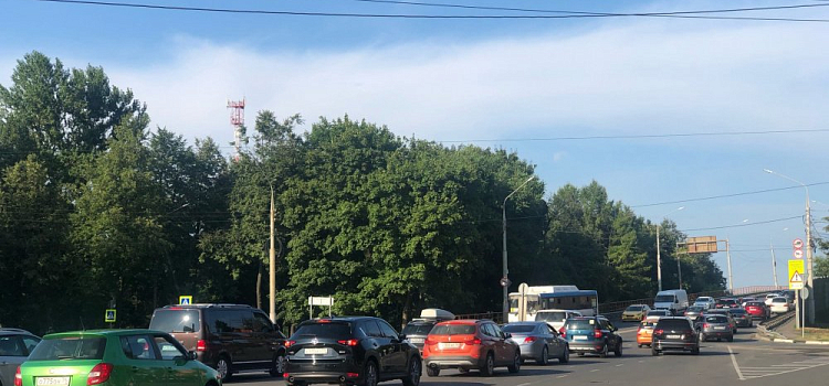 Ярославль встал в семибалльные пробки: где именно