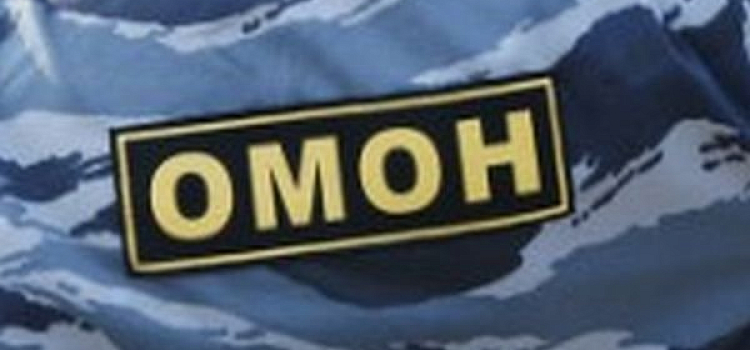 В Данилове при участии ОМОНа задержаны подозреваемые в поджоге автомобилей