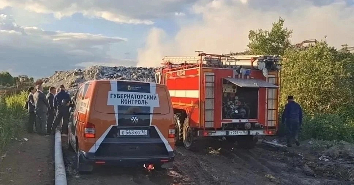 Для борьбы с пожаром на полигоне привлечены дополнительные силы