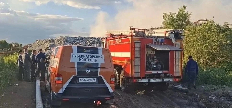 Для борьбы с пожаром на полигоне привлечены дополнительные силы