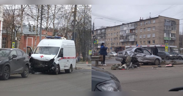 В Ярославле произошла авария с участием машины скорой помощи