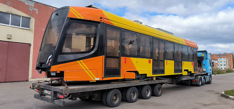 В ближайшие недели в Ярославль прибудут ещё 14 новых трамваев_272338
