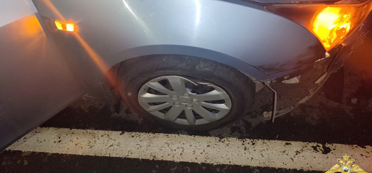 В Ярославле пострадал мужчина, упавший со скутера посреди дороги_274371