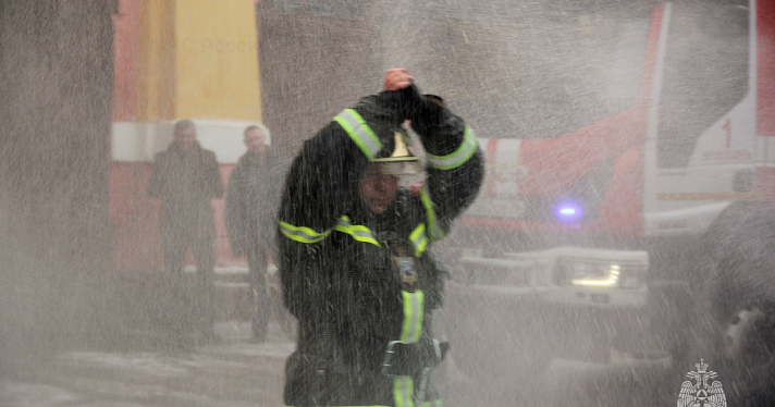 «Смыли копоть»: в Ярославле проводили на пенсию легенду пожарной охраны_260568