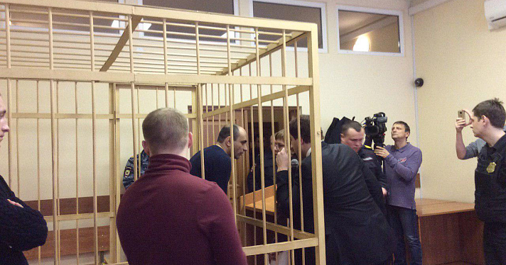 Бывший замначальника ярославской ИК-1 Игит Михайлов, обвиняемый в организации пыток заключенных, останется под домашним арестом_156899