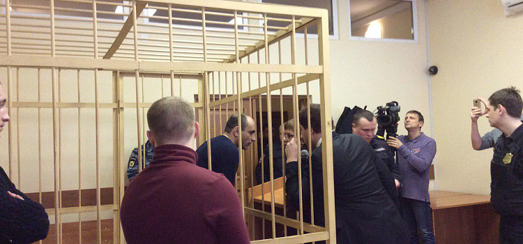 Бывший замначальника ярославской ИК-1 Игит Михайлов, обвиняемый в организации пыток заключенных, останется под домашним арестом_156899