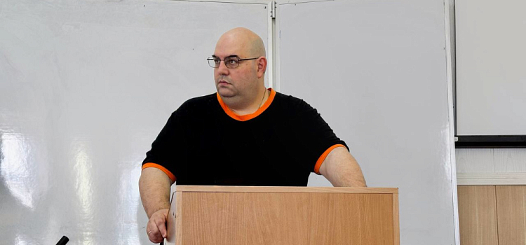 В Ярославле американец рассказал о лицемерии правительства США