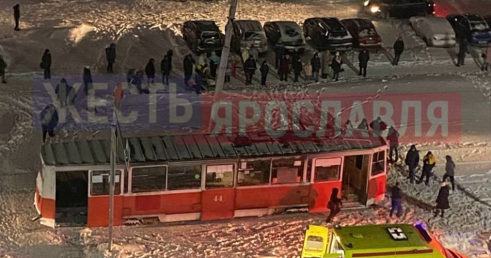 В Ярославле женщина попала под трамвай