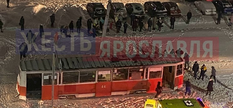 В Ярославле женщина попала под трамвай