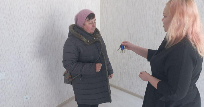 Ярославна получила ключи от квартиры, выигранной в викторине ФКГС «Поверь в мечту!»