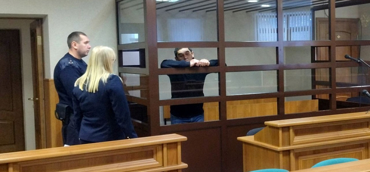 Похищенный крестик и 14 ударов ножом: в Ярославле вынесли приговор за убийство, совершённое в 2010 году