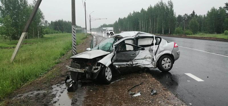 Водитель иномарки погиб в ДТП на трассе М-8 под Ярославлем