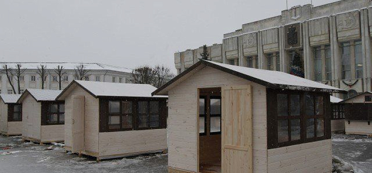 Каток на Советской площади в Ярославле подготавливают к открытию _94930
