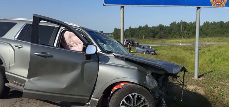 В тройном ДТП под Ярославлем погиб мужчина, ещё двое детей попали в больницу
