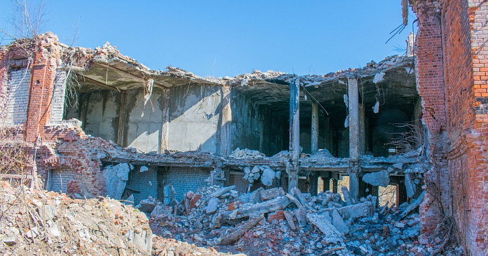 Собственника разрушающегося здания бывшего фарфорового завода в Песочном проверят по факту причинения вреда объекту культурного наследия_156408
