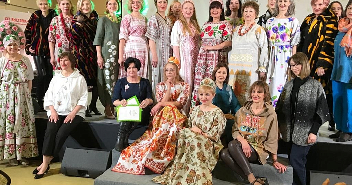 Ярославские мастерицы представили коллекцию женских платьев и кокошников на всероссийской выставке_234497