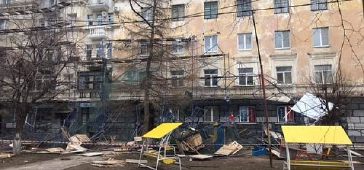 В Ярославле из-за обрушения строительных лесов сократили маршруты троллейбусов 